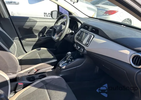 2021 Nissan Versa Sv Xtronic Cvt z USA, uszkodzony, nr VIN 3N1CN8EV3ML861007